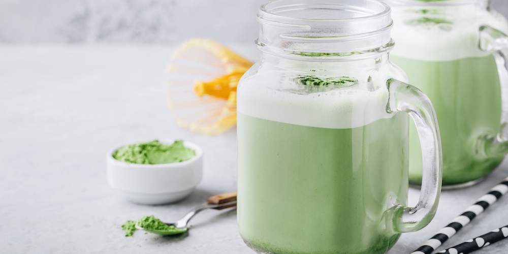 How to Make a Matcha Green Tea Smoothie